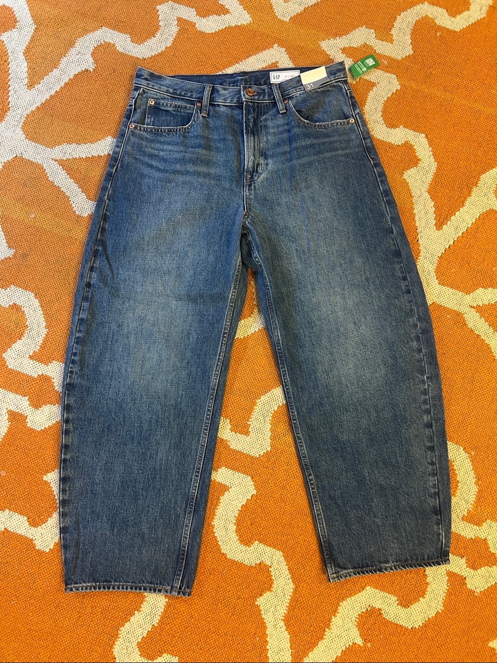 GAP woman’s Barrel Jeans size 31/12S NWT - Picture 3 of 5